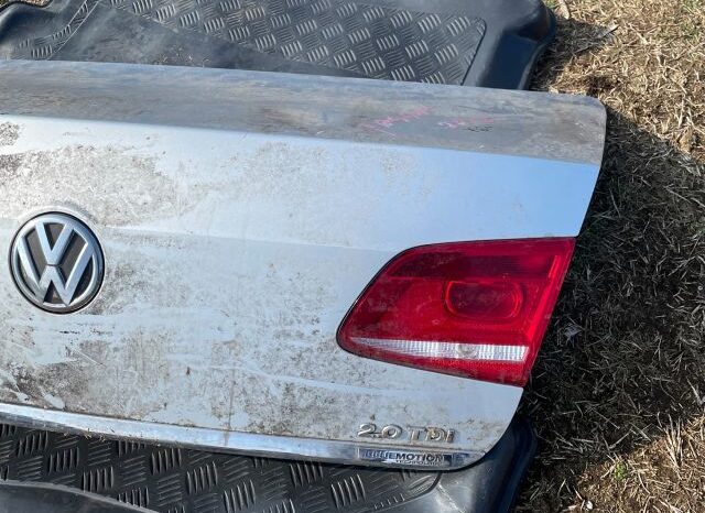 
								VW Csomagtérajtó (Részeivel) full									