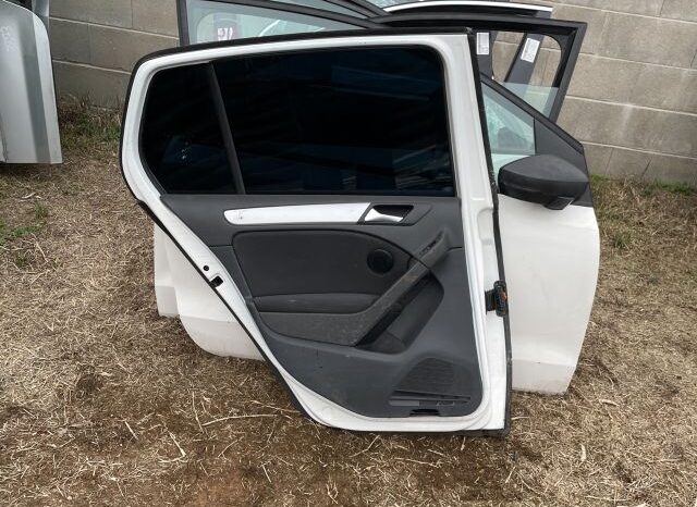 
								VW Bal hátsó Ajtó (Részeivel) full									