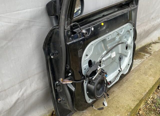 
								FORD Jobb első Ajtó (Részeivel) full									