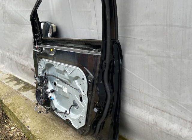 
								FORD Jobb első Ajtó (Részeivel) full									