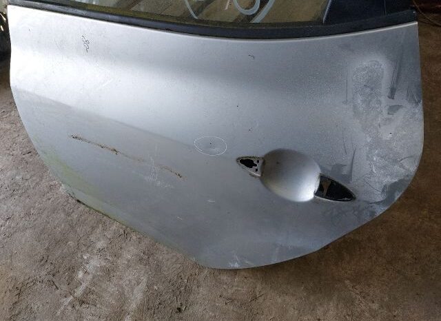 
								KIA Bal hátsó Ajtó (Részeivel) full									