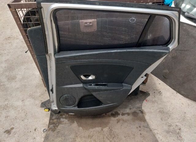 
								RENAULT Jobb hátsó Ajtó (Részeivel) full									