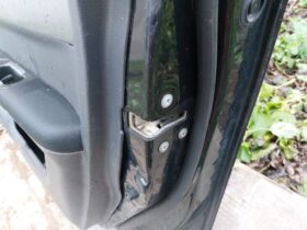 SUZUKI Jobb első Ajtó (Részeivel)
