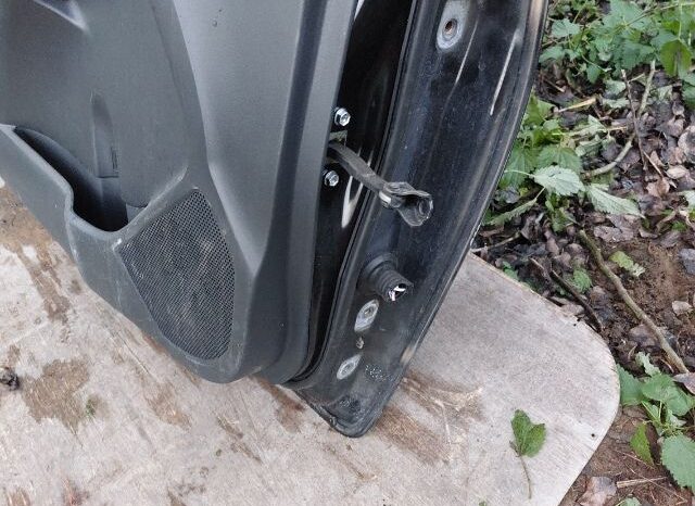 
								TOYOTA Bal első Ajtó (Részeivel) full									