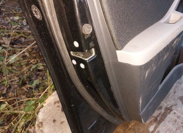 
								TOYOTA Bal első Ajtó (Részeivel) full									