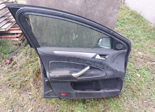 
								FORD Bal első Ajtó (Részeivel) full									
