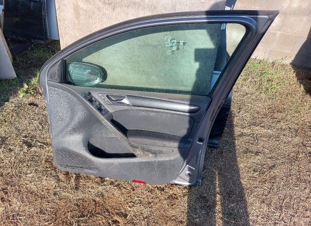 
								VW Jobb első Ajtó (Részeivel) full									
