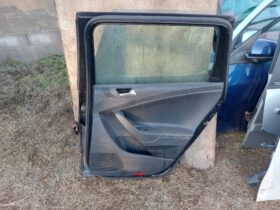 VW Jobb hátsó Ajtó (Részeivel)