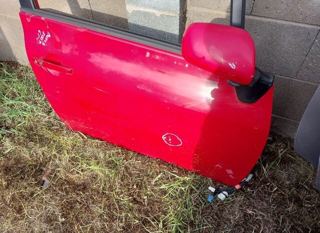 
								TOYOTA Jobb első Ajtó (Részeivel) full									