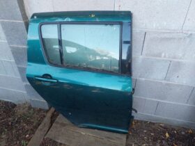 SUZUKI Jobb hátsó Ajtó (Részeivel)