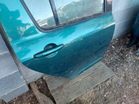 SUZUKI Jobb hátsó Ajtó (Részeivel)
