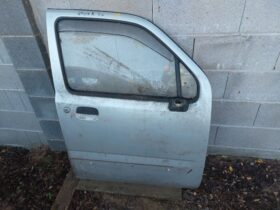 SUZUKI Jobb első Ajtó (Részeivel)