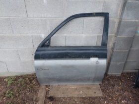 MITSUBISHI Bal első Ajtó (Részeivel)