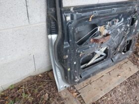 MITSUBISHI Bal első Ajtó (Részeivel)