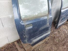 SUZUKI Jobb hátsó Ajtó (Részeivel)