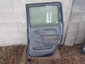 SUZUKI Jobb hátsó Ajtó (Részeivel)