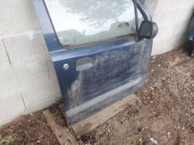 SUZUKI Jobb első Ajtó (Részeivel)