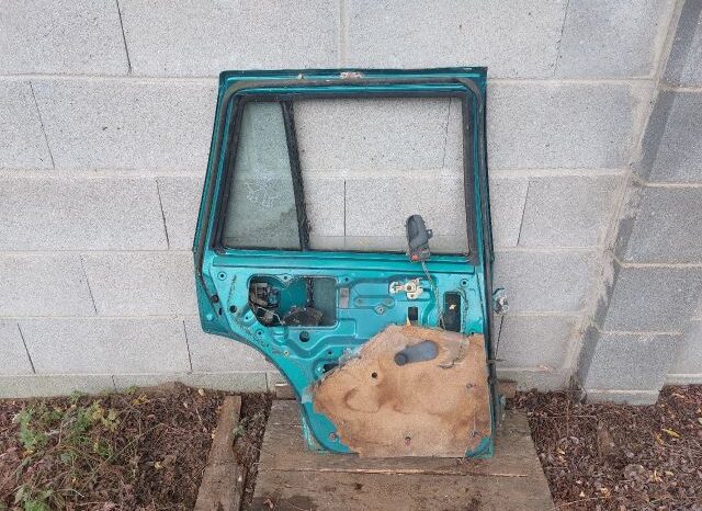 
								SUZUKI Jobb hátsó Ajtó (Részeivel) full									