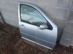 VW Jobb első Ajtó (Részeivel)