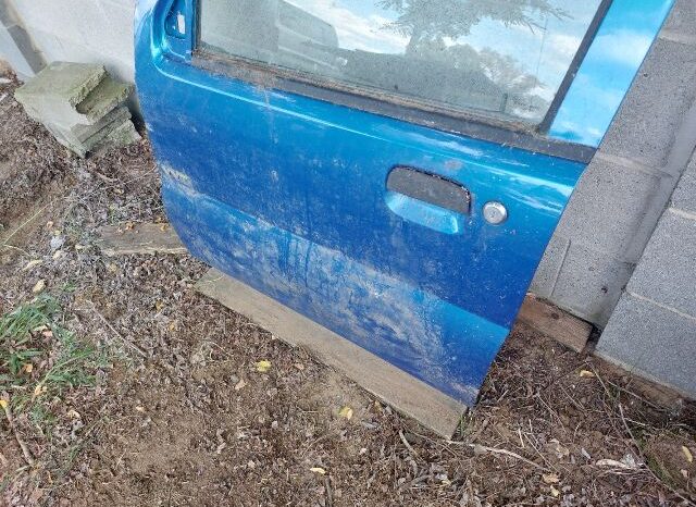 
								SUZUKI Bal első Ajtó (Részeivel) full									
