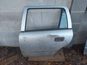 OPEL Bal hátsó Ajtó (Részeivel)