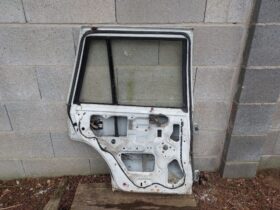 SUZUKI Bal hátsó Ajtó (Részeivel)