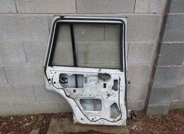 
								SUZUKI Bal hátsó Ajtó (Részeivel) full									