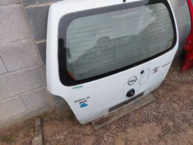 OPEL Csomagtérajtó (Részeivel)