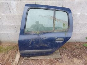 RENAULT Bal hátsó Ajtó (Részeivel)