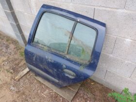 RENAULT Bal hátsó Ajtó (Részeivel)
