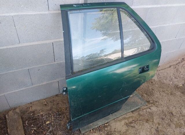 
								SUZUKI Bal hátsó Ajtó (Üres lemez) full									