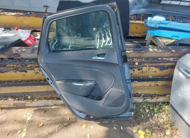 
								OPEL Bal hátsó Ajtó (Részeivel) full									
