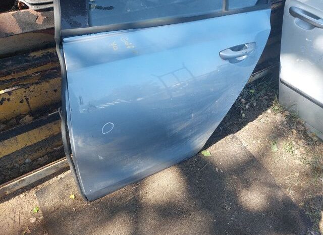 
								VW Bal hátsó Ajtó (Részeivel) full									
