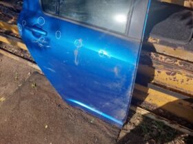 SUZUKI Jobb hátsó Ajtó (Részeivel)