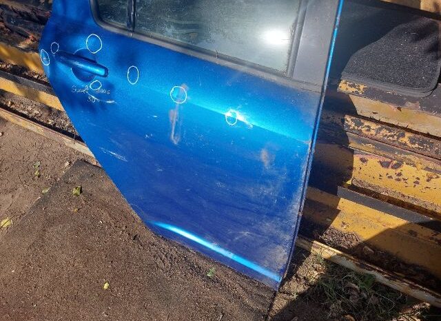 
								SUZUKI Jobb hátsó Ajtó (Részeivel) full									