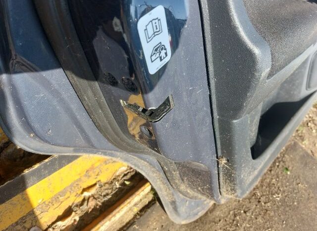 
								FORD Bal hátsó Ajtó (Részeivel) full									