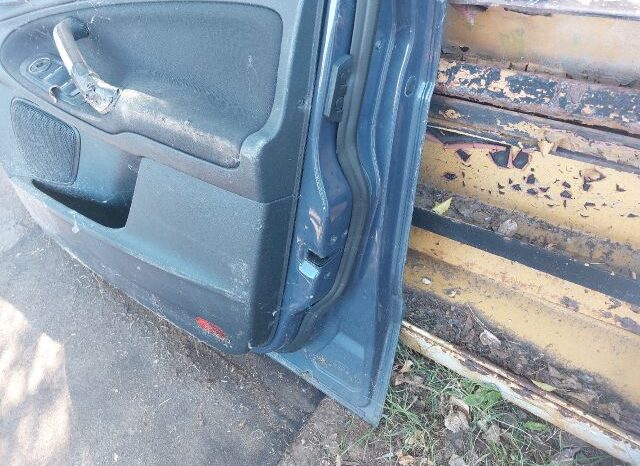 
								FORD Jobb első Ajtó (Részeivel) full									
