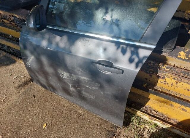 
								OPEL Bal első Ajtó (Részeivel) full									