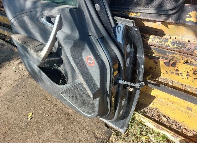 
								OPEL Bal első Ajtó (Részeivel) full									