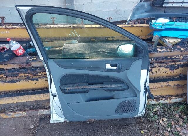 
								FORD Bal első Ajtó (Részeivel) full									