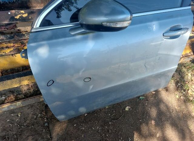 
								PEUGEOT Bal első Ajtó (Részeivel) full									