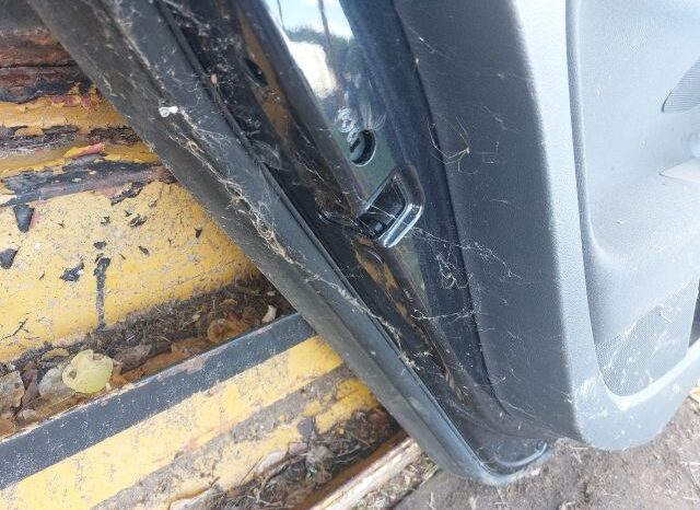 
								SKODA Bal hátsó Ajtó (Részeivel) full									