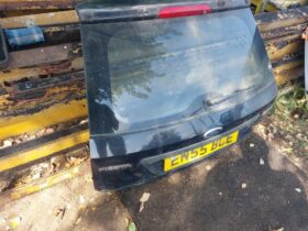 FORD Csomagtérajtó (Részeivel)