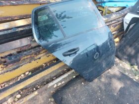 VW Jobb hátsó Ajtó (Részeivel)