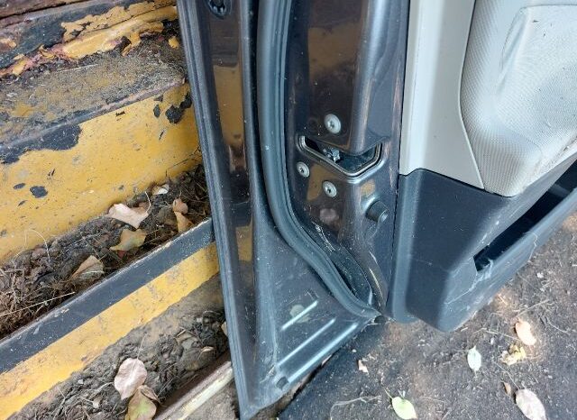 
								TOYOTA Bal első Ajtó (Részeivel) full									