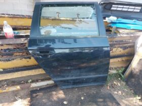 VW Jobb hátsó Ajtó (Részeivel)