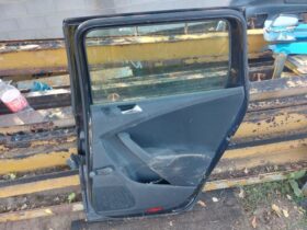 VW Jobb hátsó Ajtó (Részeivel)