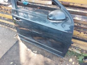 VW Jobb első Ajtó (Részeivel)