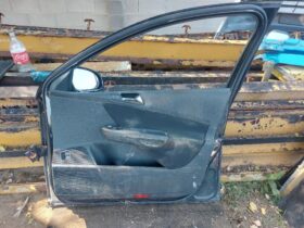 VW Jobb első Ajtó (Részeivel)