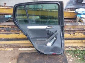 VW Bal hátsó Ajtó (Részeivel)